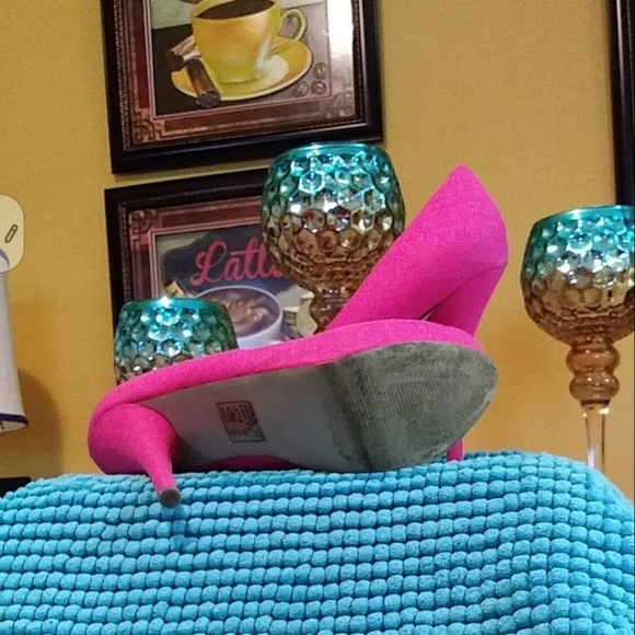 Used Shoes! - Picture 2 of 2